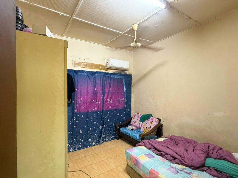 Taman Johor Jaya - 4