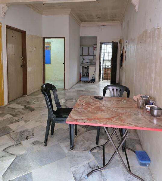 Taman Daya Shop Apartment - 1