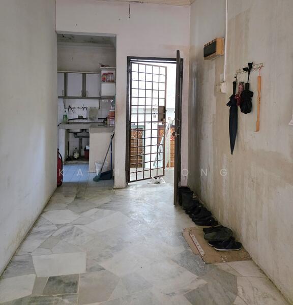 Taman Daya Shop Apartment - 4