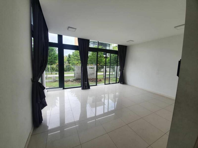 3-storey Terraced House at Lake Fields - 3