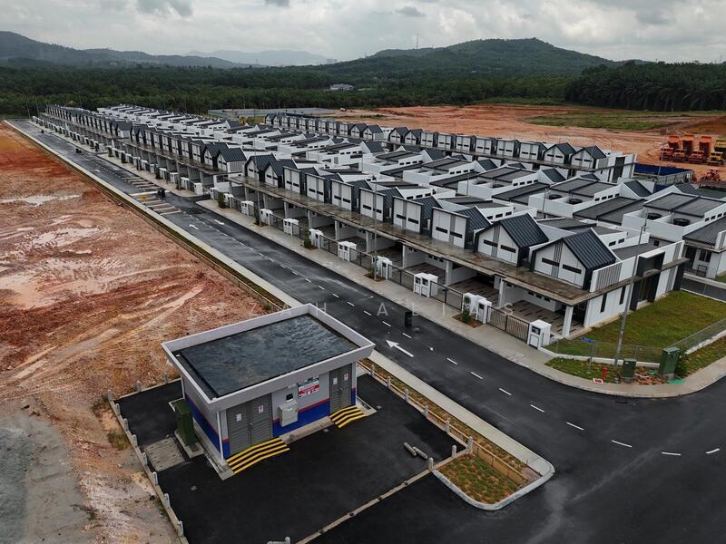 Brand New Single Storey Terrace J1 Residence Jenderam - 1