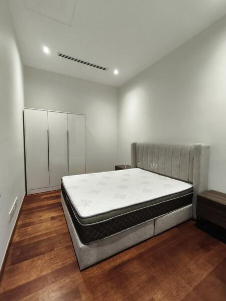 The Manor - 4
