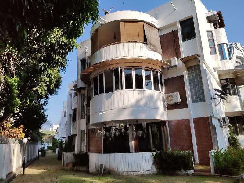 Bellane Court - 2
