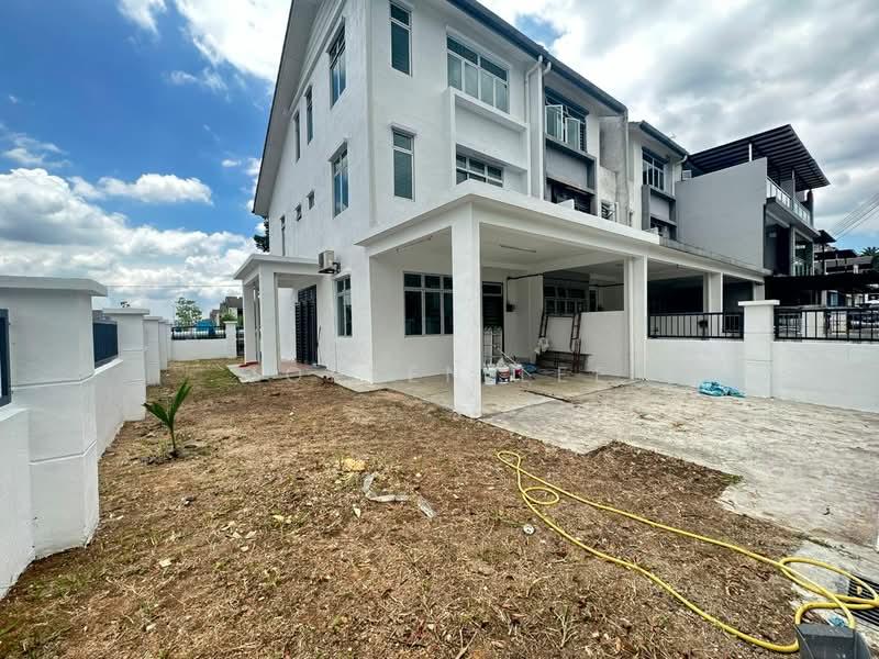 Acacia Pulai Mutiara 3 Storey End Lot for Sale - 1