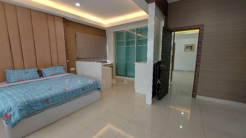 Taman Bukit Kempas - 4