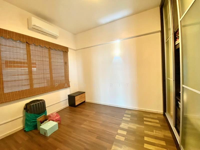 Straits Regency - 4