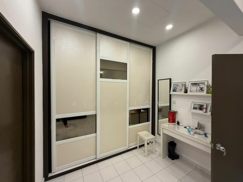 Cassis, Kota Emerald West - 5