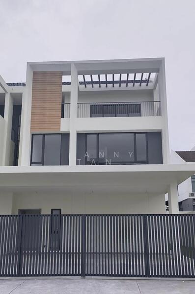 Twin Palms @ Sungai Long - 1