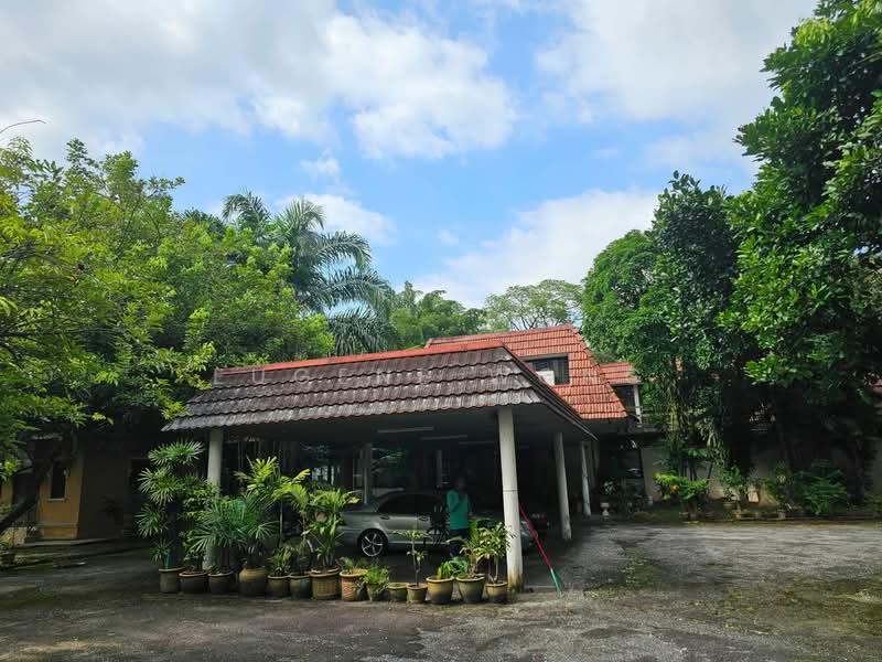Bungalow at Taman U Thant - 2