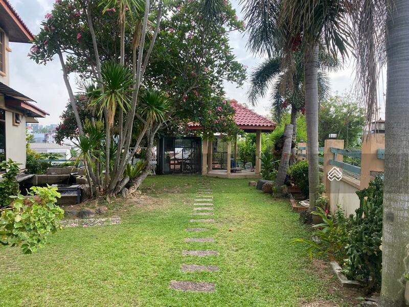 2 Storey Semi D House For Sell At Minden Height With Big Land - 5