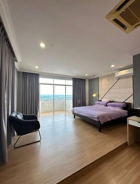 De Summit Condominium - 5