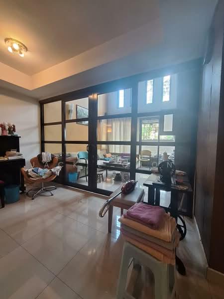 Overseas Union Garden (Taman OUG) - 5