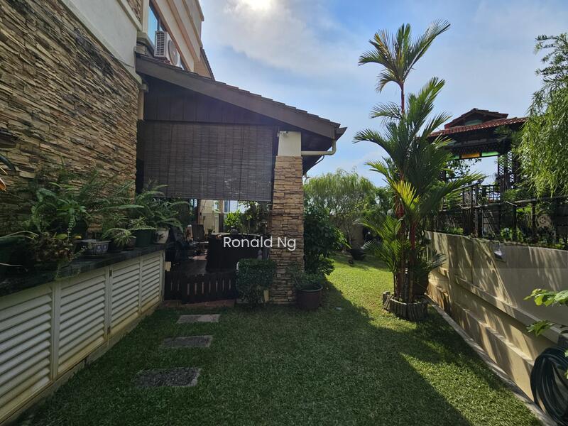 3 Storey Semi Detached Sungai Emas Batu Feringghi - 2
