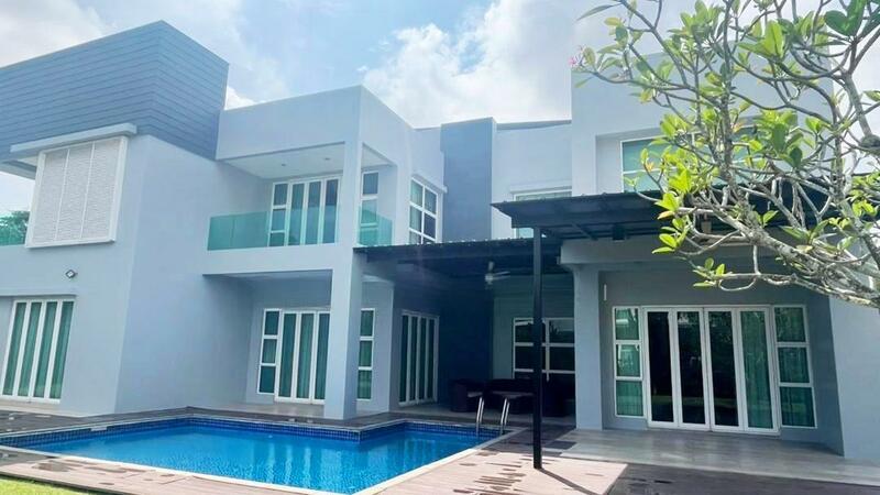 Noble Park Grand Pool Villas East Ledang - 3