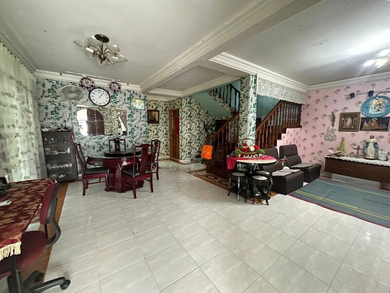 Taman Bukit Kempas - 1