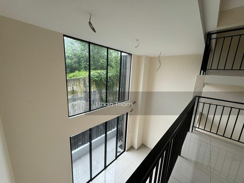 3-storey Terraced House at Ampang - 2