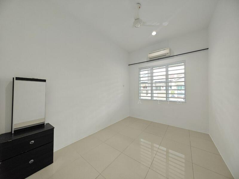 LE GREENE TAMBUN - 5