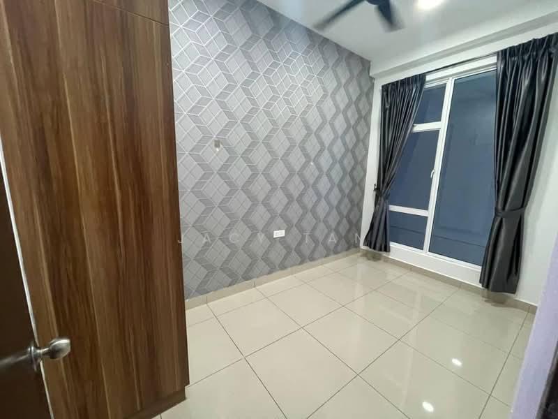 M Condominium @ Larkin - 3