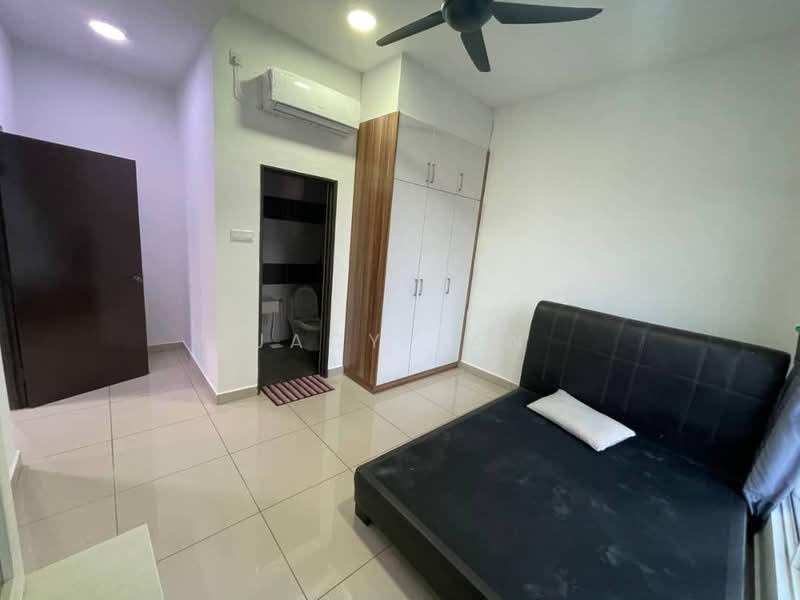 M Condominium @ Larkin - 4