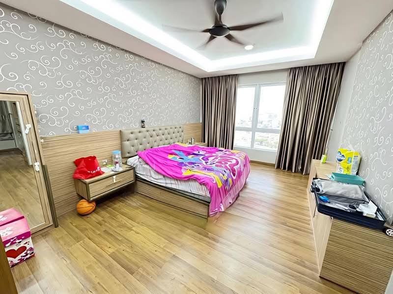 Central Park condominium - 3
