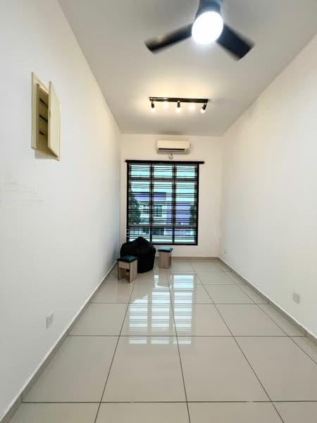 Kempas Utama - 3