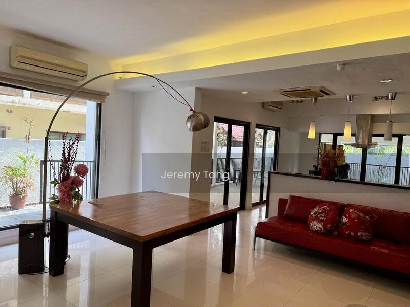 Spacious Semi-D with Sizeable Garden, Patios and Terraces - 1