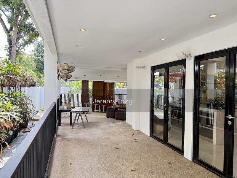 Spacious Semi-D with Sizeable Garden, Patios and Terraces - 3