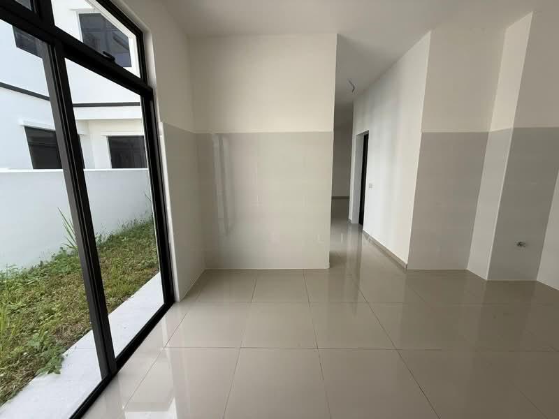RESIDENSI BOTANI 3 - 2
