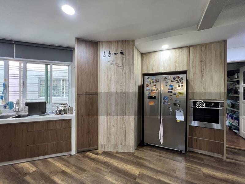 La Vista Condominiums - 4