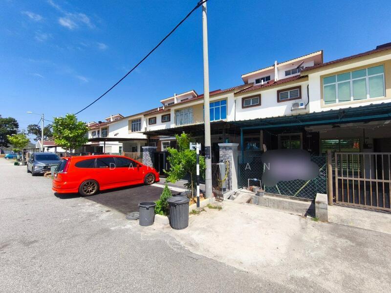 2 storey terrace house Bukit Beruntung - 2
