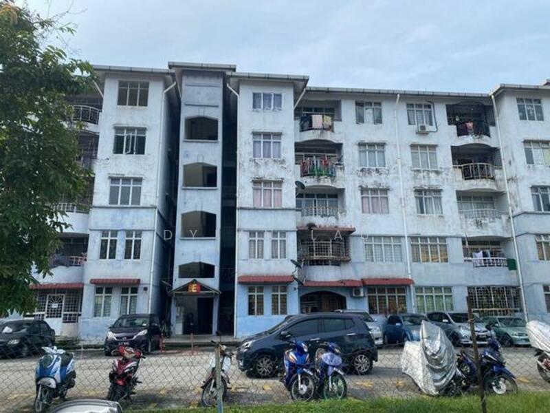 Kiambang Apartment - 3