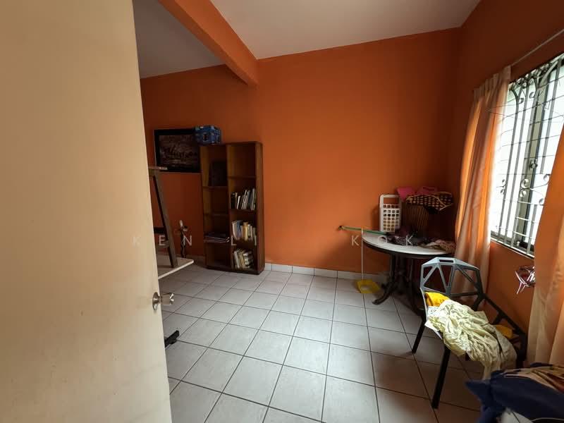 SS1 Kampung Tunku - 5