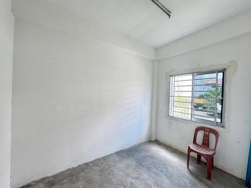 Taman Pinggiran Senawang - 4