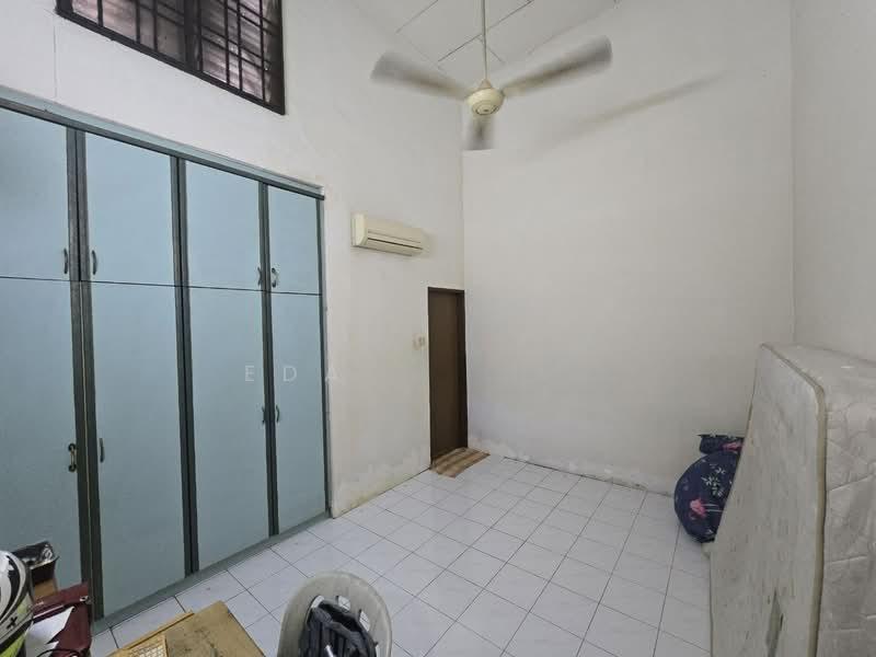 Taman Emas - 3