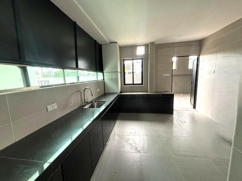 Precinct Arista 2 @ Taman Gaya - 3