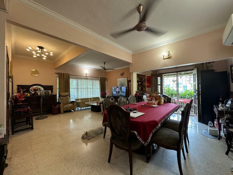 PJ SS2 Beautiful Renovated 2 Storey Corner Semi Detached House For Sale - 1