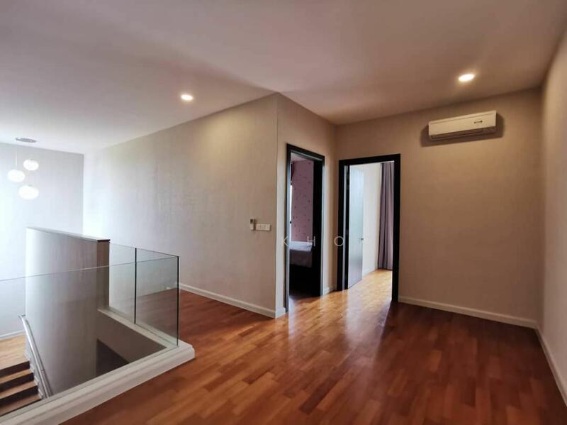 Noble Park Grand Pool Villas East Ledang - 5