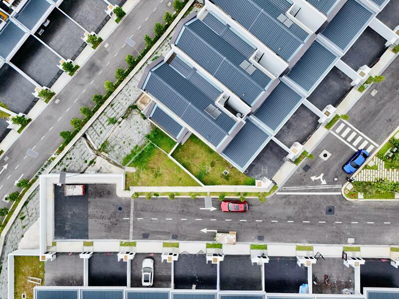 KL East : East 57 - 3