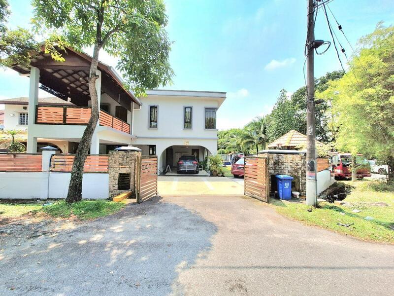 RENOVATED Corner Lot Semi D Double Storey Seksyen 9 Shah Alam - 1