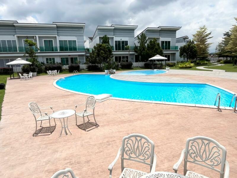 Semi-Detached House at Bandar Seri Botani - 1