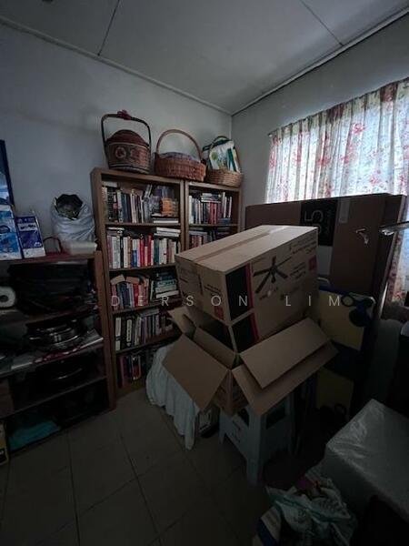 Bukit Jelutong - 5