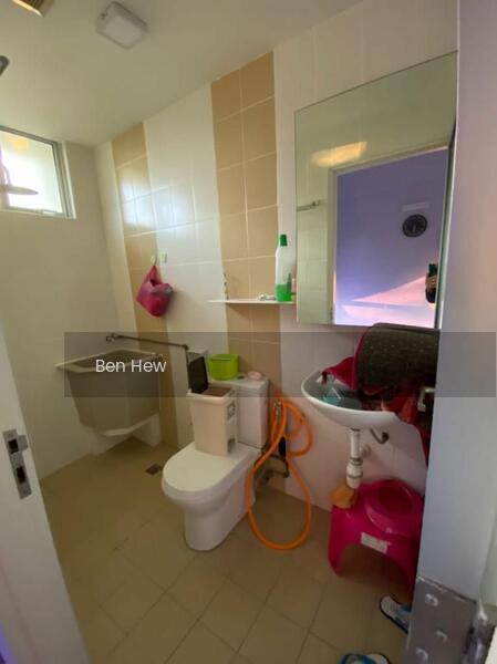 The Waterfront Condominium - 5