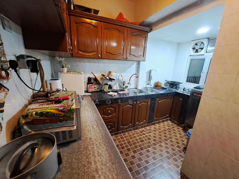 Plaza Sinar Apartment - 4