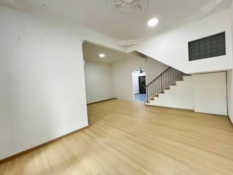 Ulu Tiram Taman Puteri Wangsa Renovated 2 Storey Terrace 4bed - 3