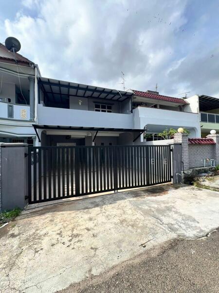 Ulu Tiram Taman Puteri Wangsa Renovated 2 Storey Terrace 4bed - 1