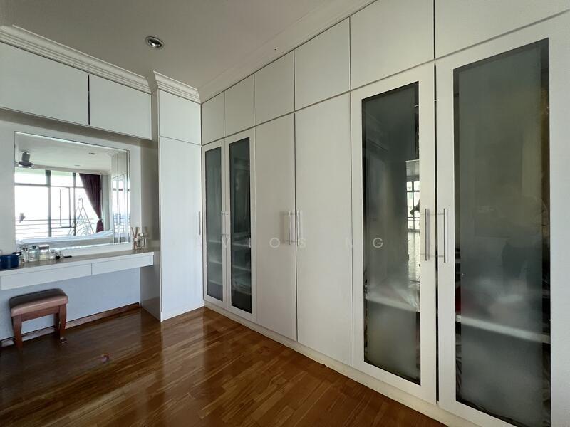 Sri Golden Bay Condominium - 3