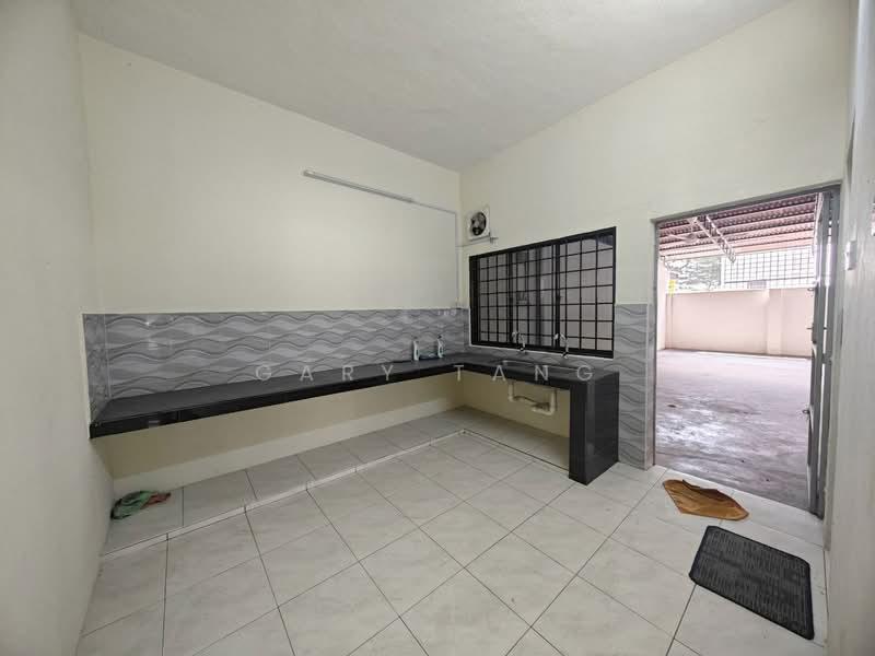 Taman Badri Shah - 3