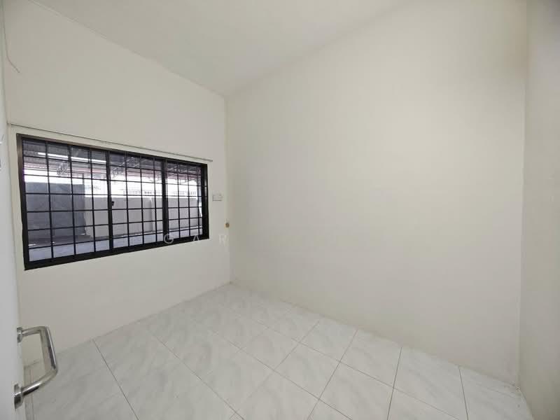 Taman Badri Shah - 5