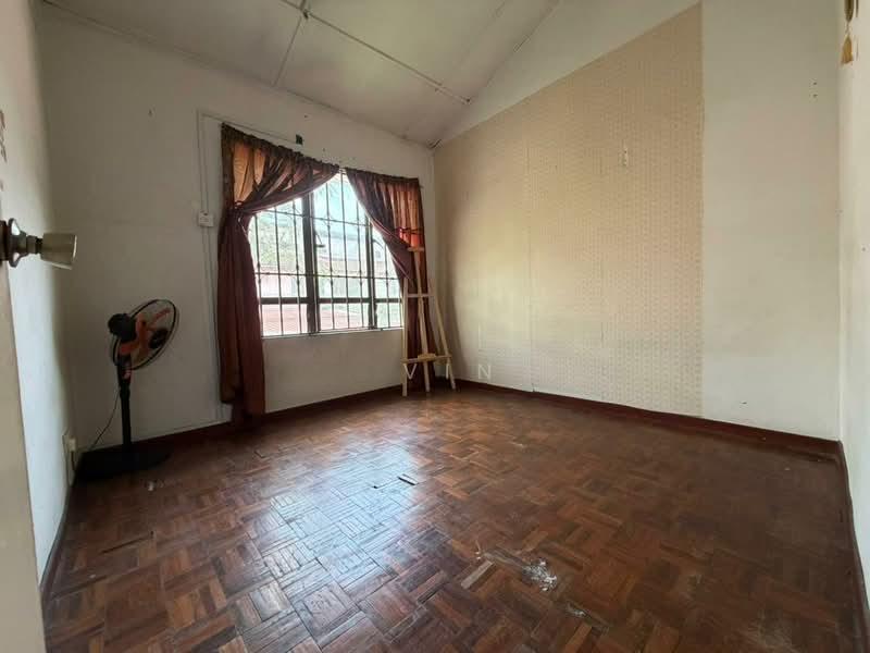 2 Sty Teres Tulip Daisi Jejarom Cempaka Bukit Sentosa Beruntung Rawang - 4