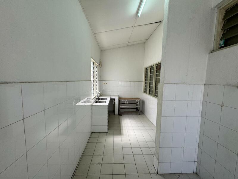 Taman Kelab Ukay - 5